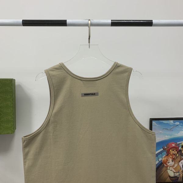 E*ssentials Vest Top Quality WM 20230626-56