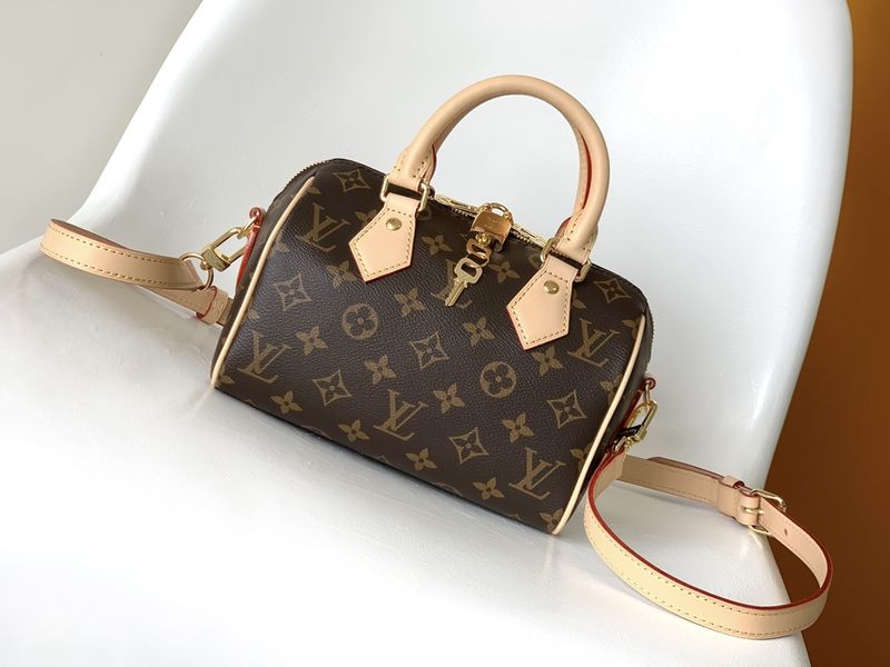 L*ouis V*uitton Crossbody bag Top Quality HT 20231016-19 20.5 x 13.5 x 12.0 CM