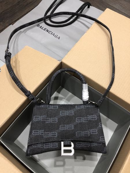 B*alenciaga Crossbody bag Top Quality HT 20231017-107 31*20*12
