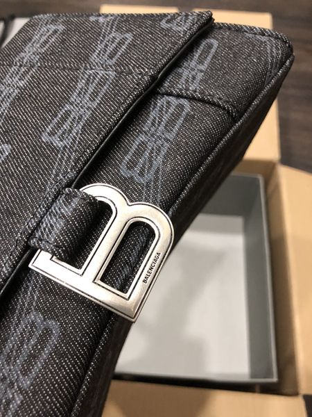 B*alenciaga Crossbody bag Top Quality HT 20231017-107 31*20*12
