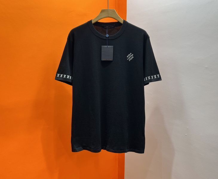 P*rada T-shirt Top Quality D17 20240420-39