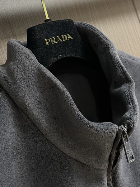 P*rada  Coat Top Quality D17 20240821-19