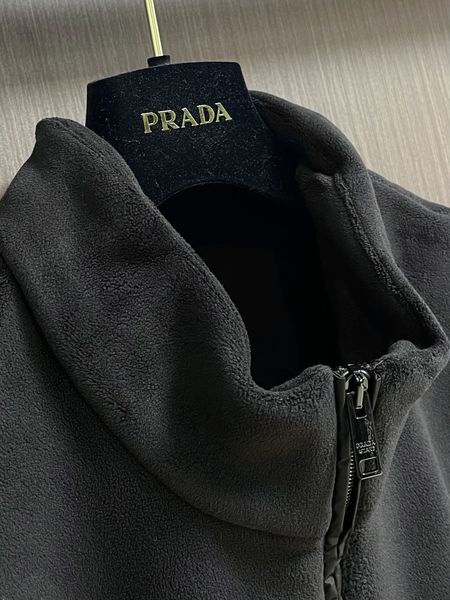 P*rada  Coat Top Quality D17 20240821-19