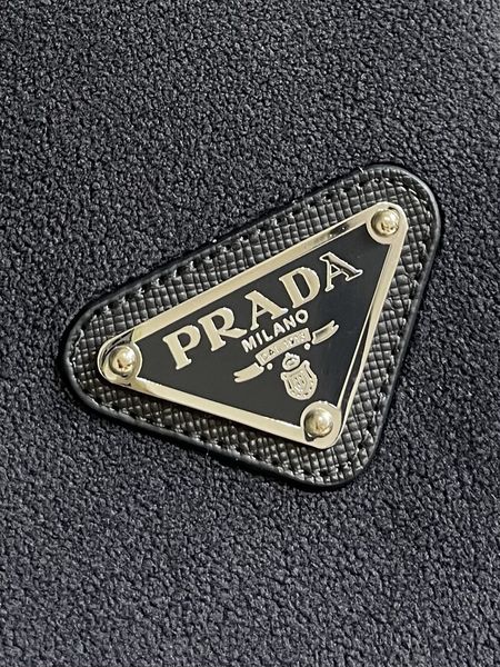 P*rada  Coat Top Quality D17 20240821-19