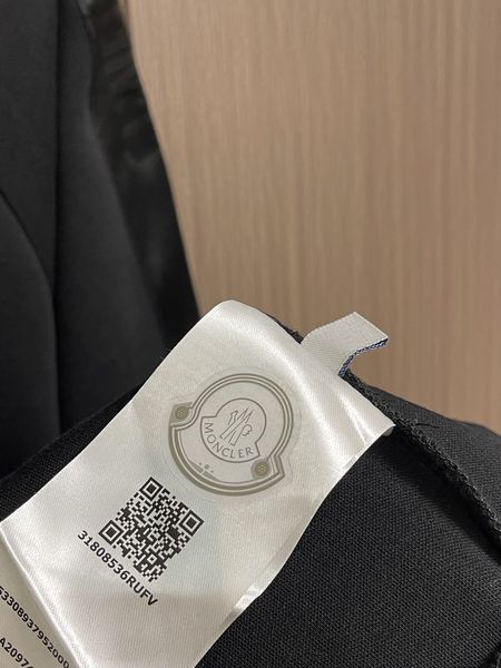 P*rada  Suit Top Quality D17 20240824-19