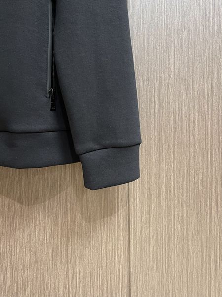 P*rada  Suit Top Quality D17 20240824-19