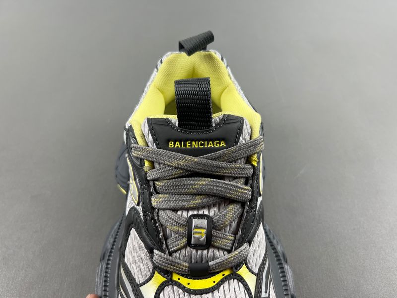 B*alenciaga Cargo AM 20241010-6