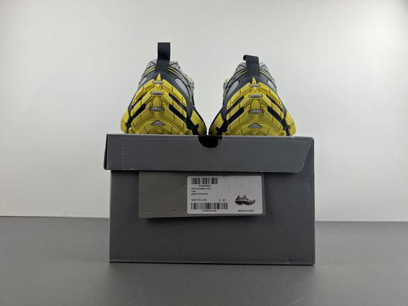 B*alenciaga Cargo AM 20241010-6