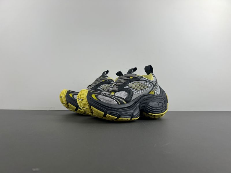 B*alenciaga Cargo AM 20241010-6