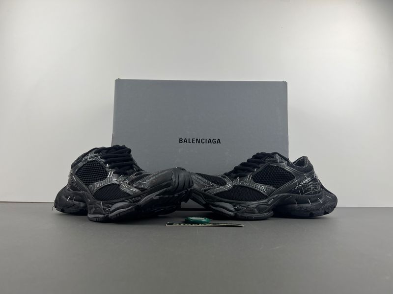 B*alenciaga 3XL AM 20241019-1