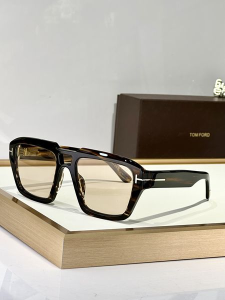 T*omford Glasses Top XX  20250401-11