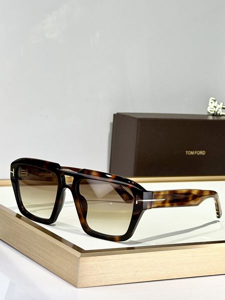 T*omford Glasses Top XX  20250401-11