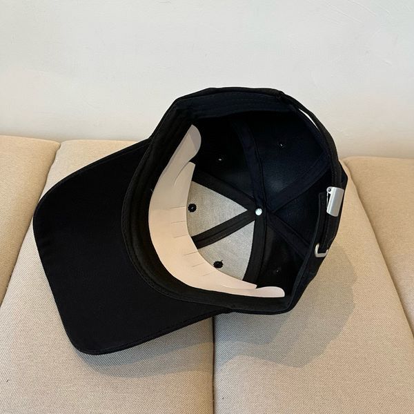 M*iu Miu  Hats Top XX250408-66