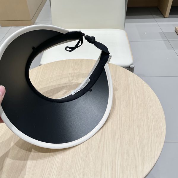 D*ior Hats Top XX250409-19