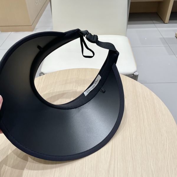 D*ior Hats Top XX250409-19