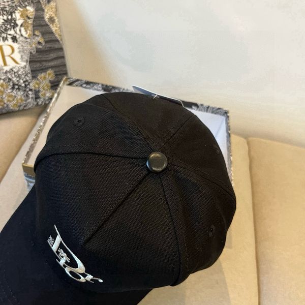 F*endi  Hats Top XX250410-23