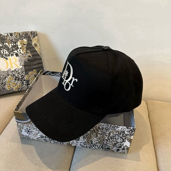 F*endi  Hats Top XX250410-23