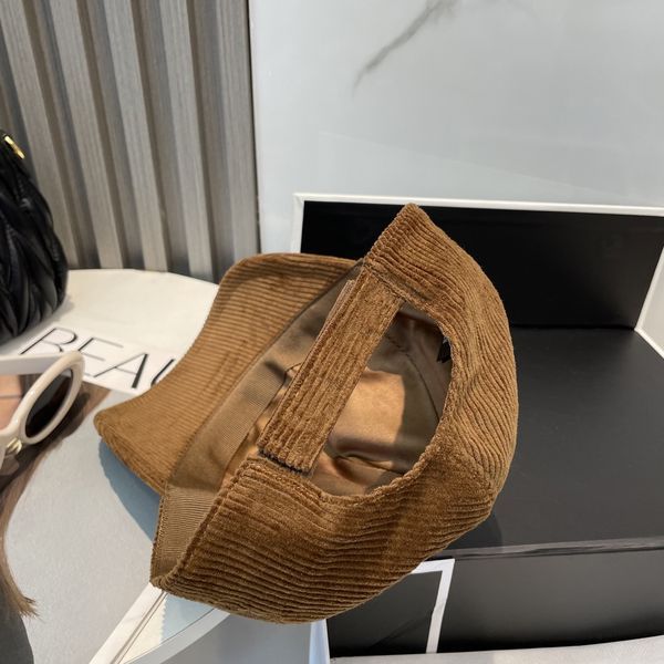 M*iuMiu  Hats Top XX20250411-10