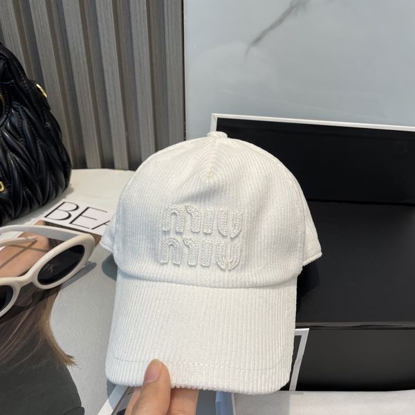 M*iuMiu  Hats Top XX20250411-11