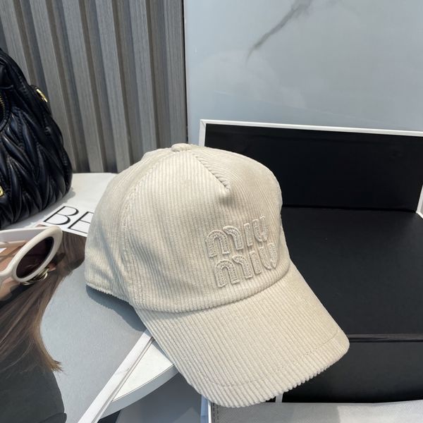 M*iuMiu  Hats Top XX20250411-11