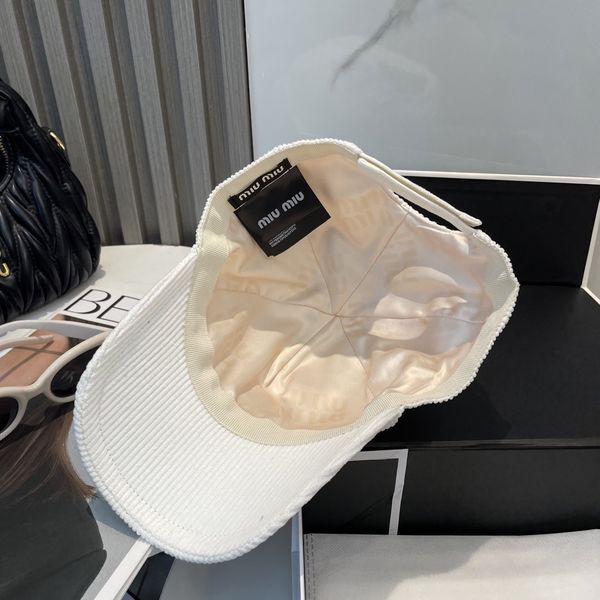 M*iuMiu  Hats Top XX20250411-11