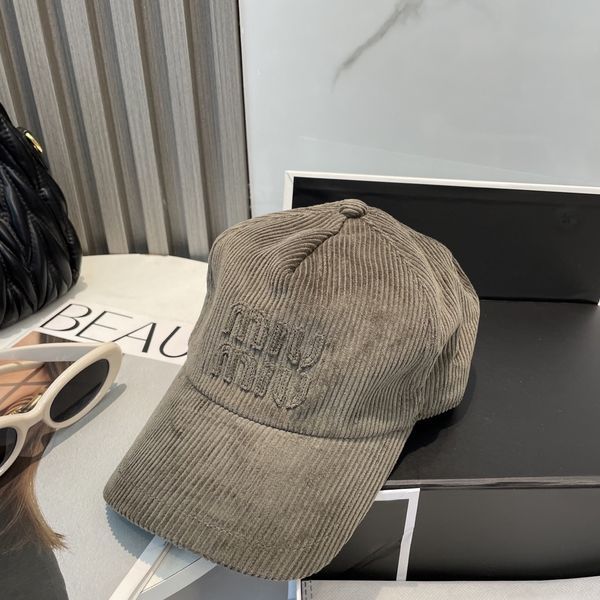 M*iuMiu  Hats Top XX20250411-11