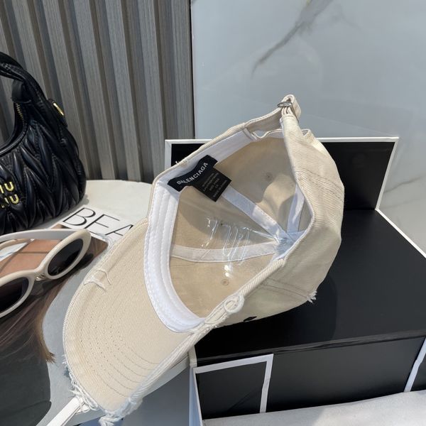 B*alenciaga  Hats Top XX20250411-13