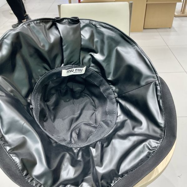 M*iuMiu  Hats Top XX20250411-17