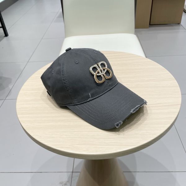 B*alenciaga  Hats Top XX20250411-21