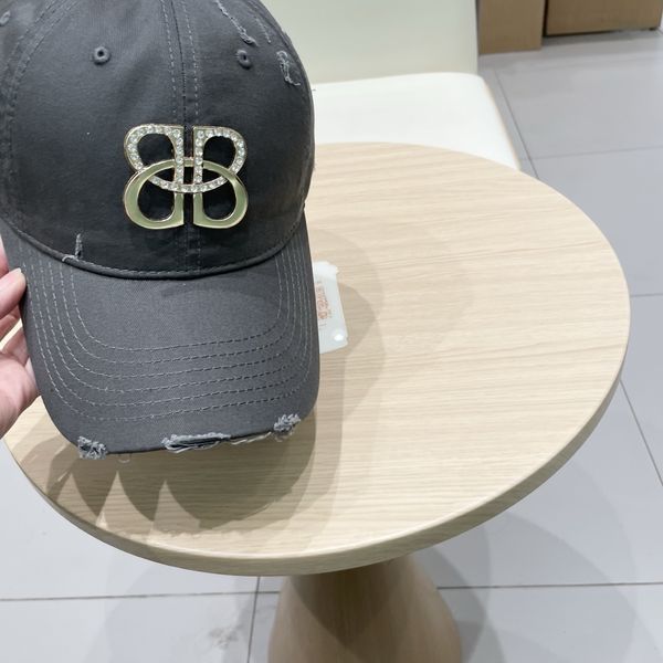 B*alenciaga  Hats Top XX20250411-21