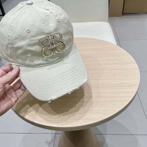 B*alenciaga  Hats Top XX20250411-21