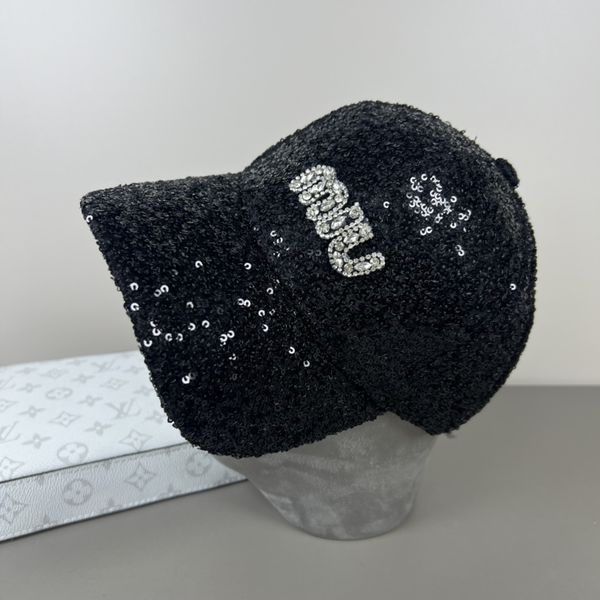 M*iuMiu  Hats Top XX20250411-40