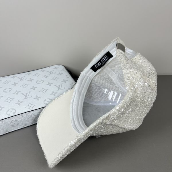 M*iuMiu  Hats Top XX20250411-40