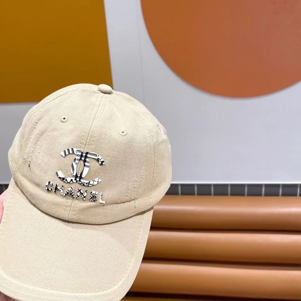 C*hanel  Hats Top XX20250411-51