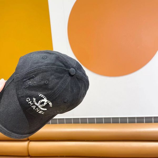 C*hanel  Hats Top XX20250411-51