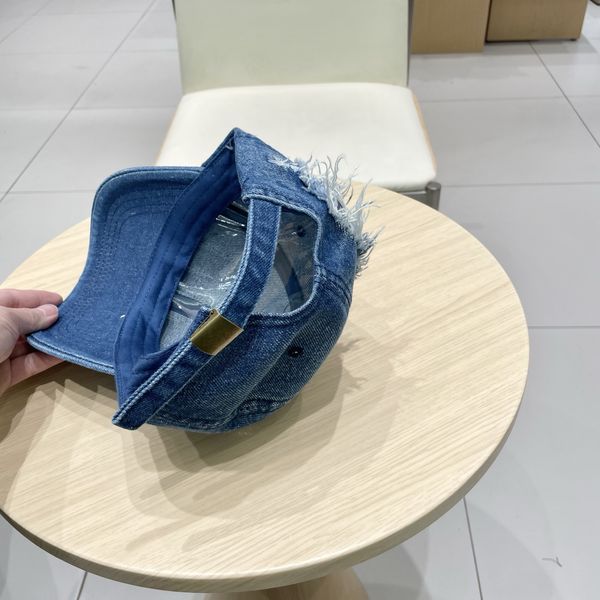 B*alenciaga  Hats Top XX20250413-30