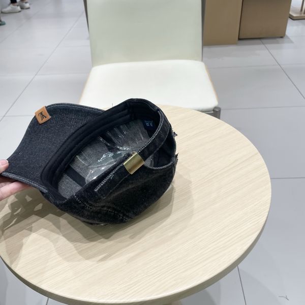 L*ouis V*uitton Hats Top XX250413-37