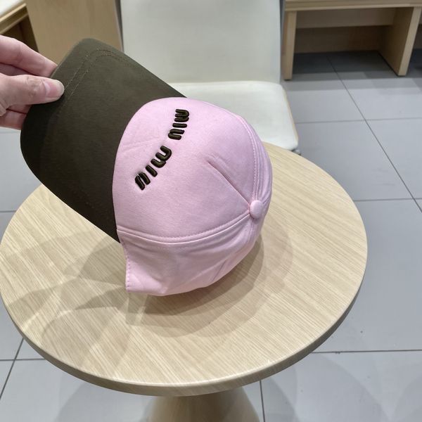 M*iuMiu  Hats Top XX20250413-42