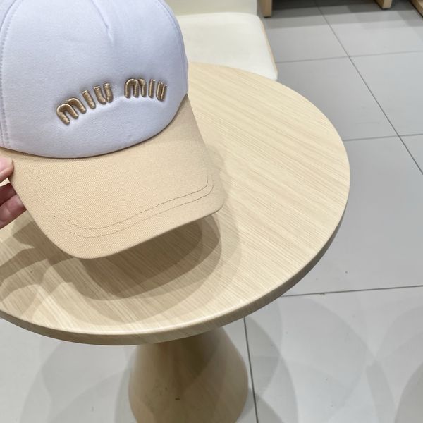 M*iuMiu  Hats Top XX20250413-42