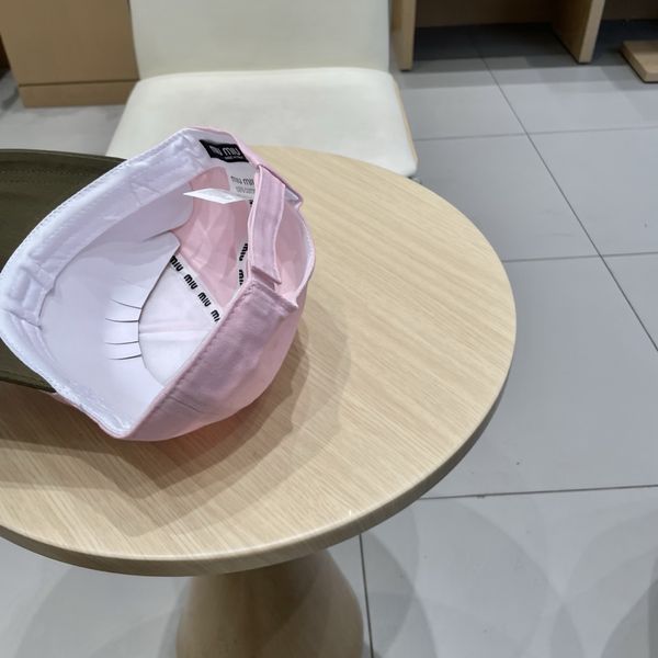 M*iuMiu  Hats Top XX20250413-42