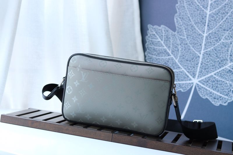 L*ouis V*uitton Top Bag 26x17x5CM