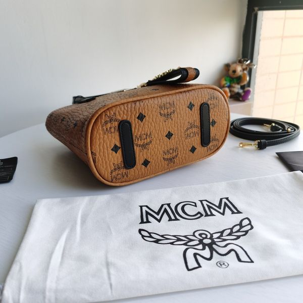 M*CM Top Bag 17*23*8cm