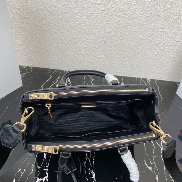 P*rada Top Bag 28×20×12cm