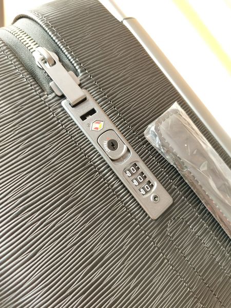 Luggage ask price on whatsapp
