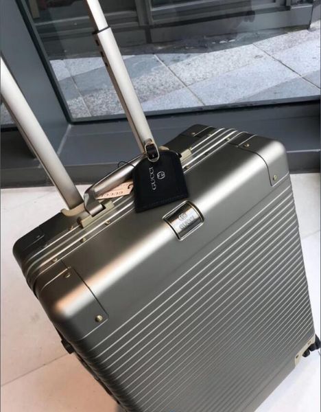 Luggage ask price on whatsapp