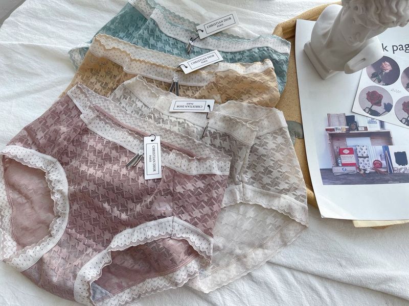 Women Underpants Top 4 Pieces