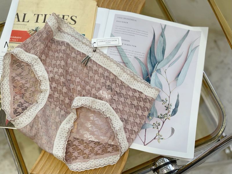 Women Underpants Top 4 Pieces