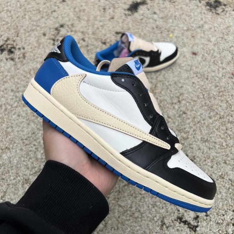 Travis Scott x Air Jordan 1